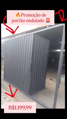 Portão ondulado com social