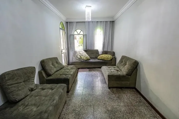 Casa à Venda - Floramar, 7 Quartos, 360 m2