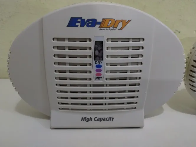 Desumidificador elétrico branco Eva-Dry E-500, Renovável e recarregável.