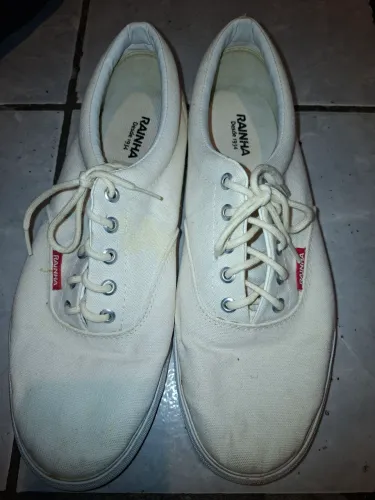 Sapato branco marca Rainha