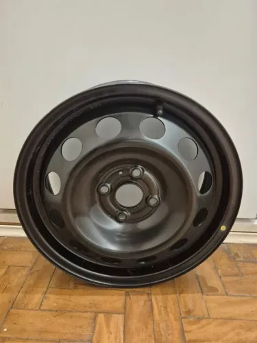 JOGO DE RODAS DE AÇO PARA YARIS COM AS CALOTAS OKM