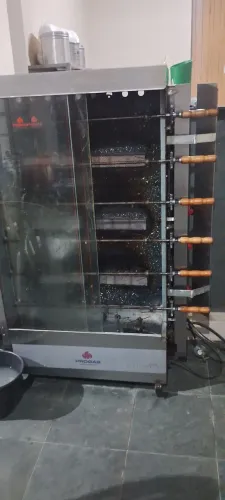 Maquina de frango assado