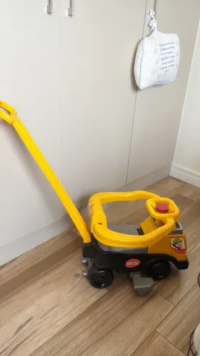 Carrinho bebê caminhão