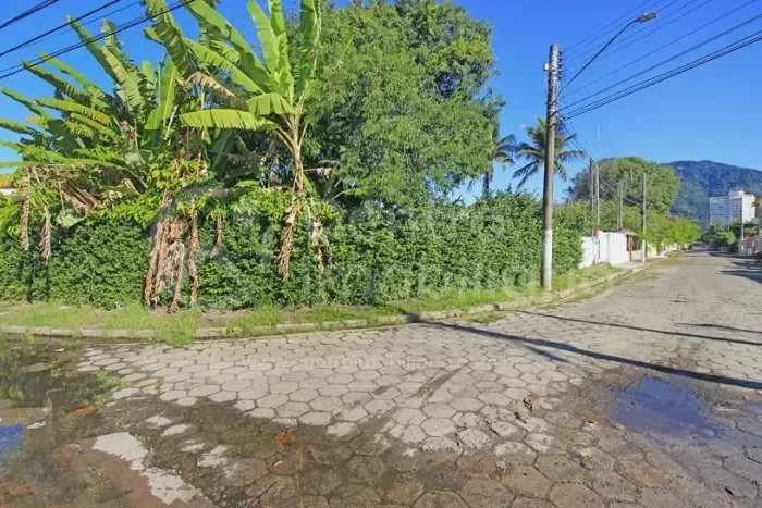 TERRENO à venda em Peruíbe, no bairro Centro