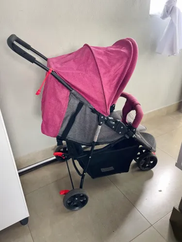 Carrinho de bebê kababy