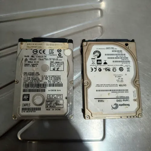 Kit 2 HDs Notebook 2.5 Sata - Seagate 750GB SSHD + HGST 500GB 7200RPM (1.25TB Total)