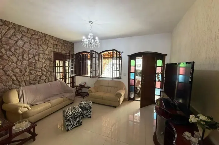 Casa à Venda - Salgado Filho, 4 Quartos, 249 m2