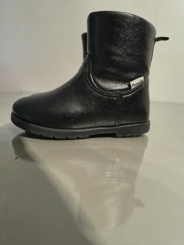 Bota infantil preta