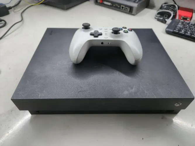 Xbox one X 1tera HD 