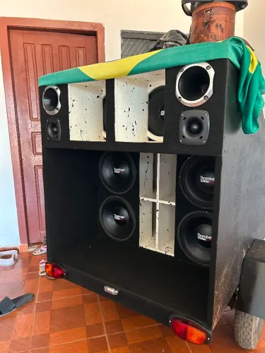 Carretinha De Som Automotivo 4 Falantes Nova