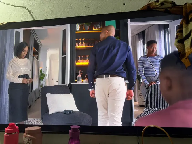 Tv nova com garantia Samsung 60 polegadas