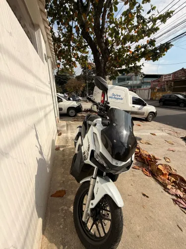 ADV 2022 (Semi nova)