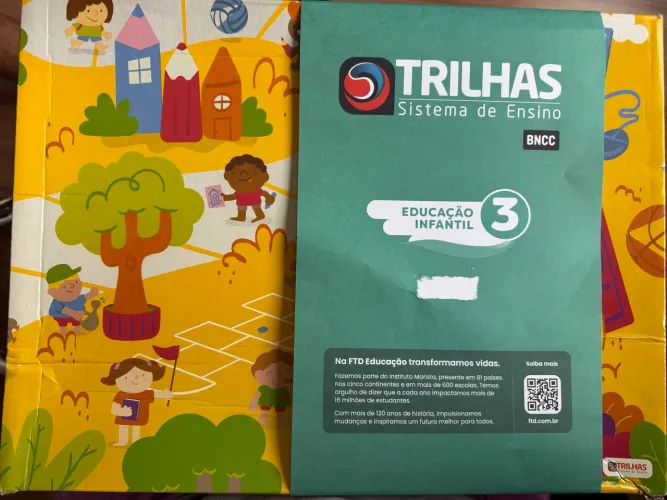 Livro trilhas sistema do ensino