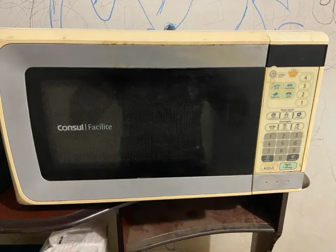 Microondas e aspirador para retirada de peças ou conserto