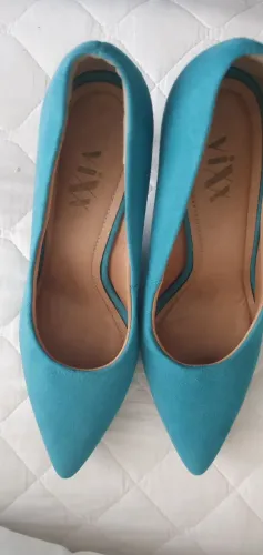 Elegante par de sapato de salto tam 36 na cor turquesa