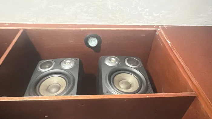 Caixa de som aiwa 