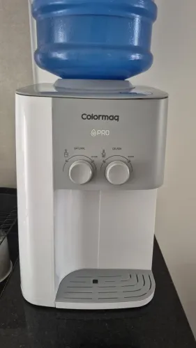 Vende-se bebedouro de mesa novo