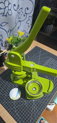 Máquina de Bottons 58 mm - R$ 200,00 (Negocio o valor)
