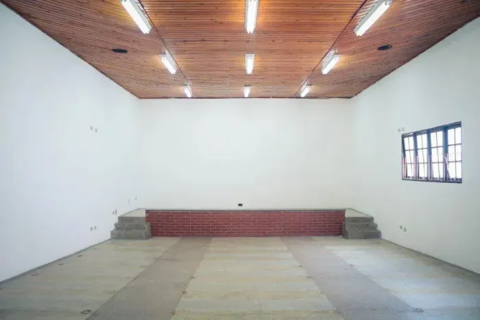 Imóvel Comercial para Venda em Suzano, Jardim Casa Branca, 1 dormitório, 2 banheiros