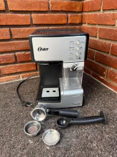 Cafeteira Oster PrimaLatte BVSTEM6601