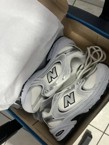 VENDO TÊNIS NOVO NEW BALANCE