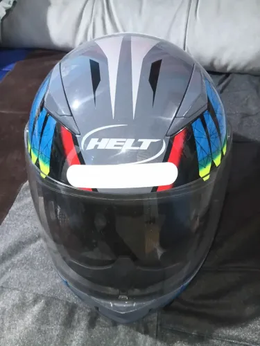 Vendo capacete helt escamoteavel com oculos solar tamanho 60