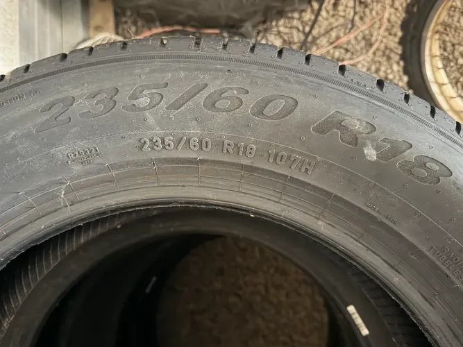 4 PNEU 235/60R18 PIRELLI SCORPION 107H vendo 