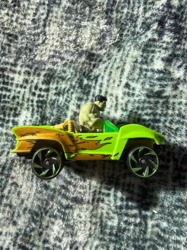 Carrinho Hotwheels- hulk
