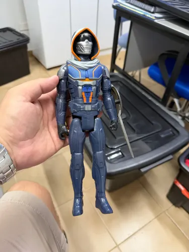 Boneco treinador 30cm Titan Hero 