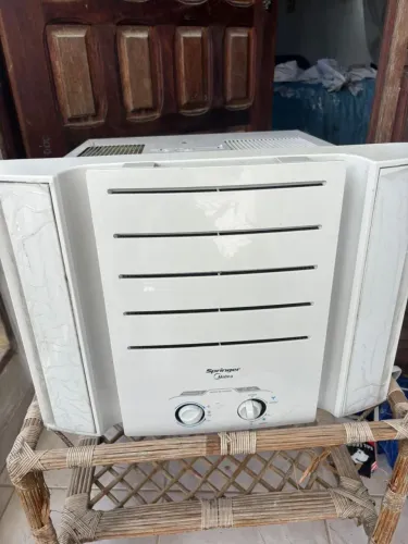 Ar Condicionado de Janela Semi-Novo