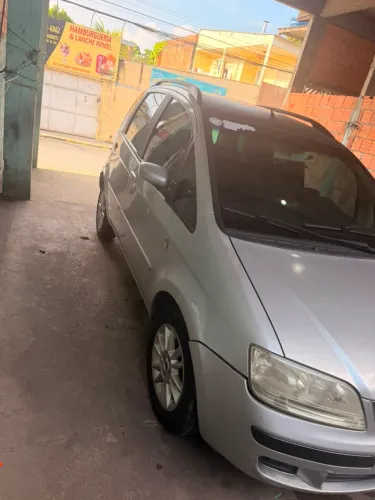 Fiat Idea ELX 1.4 MPI Fire Flex 8V 5P 2010