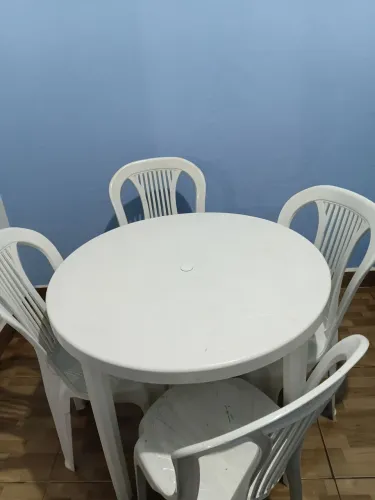 Mesa com cadeiras