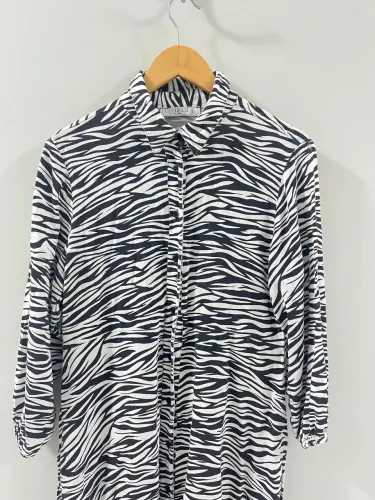 Vestido de zebra com botões, veste G , usado