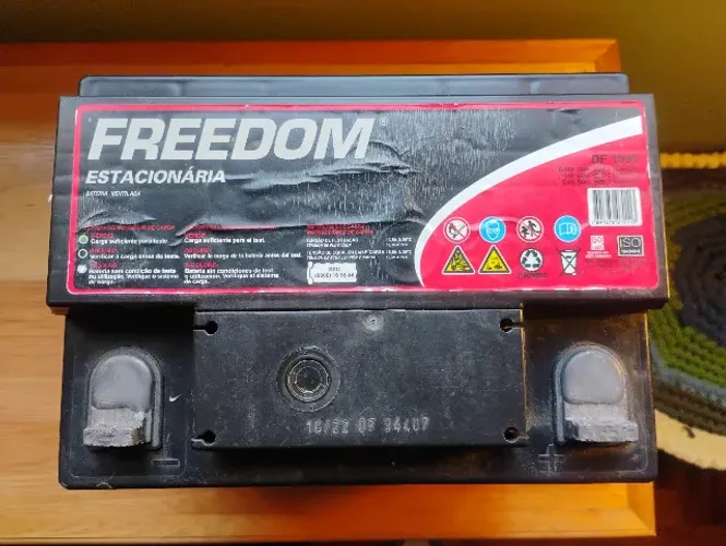 Bateria Estacionária Freedom DF1000 70Ah - Usada / Sucata