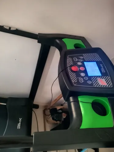 ? VENDO ESTEIRA ELÉTRICA DREAM FITNESS CONCEPT 2.5 BIVOLT
