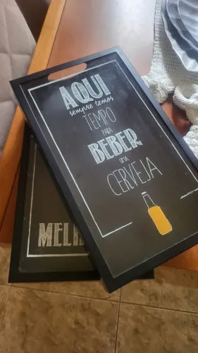 2 Expositores Decorativos em Metal e Vidro - Tampas de Cerveja e Rolhas de Vinho