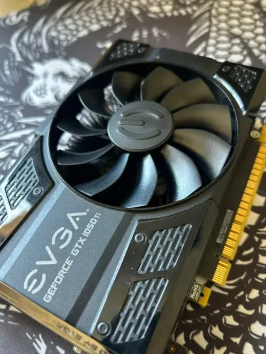 Placa de Vídeo EVGA GTX 1050 Ti 4GB GDDR5 | Vendo ou Troco