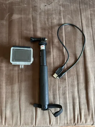 Go Pro Hero 4 com pau de selfie 