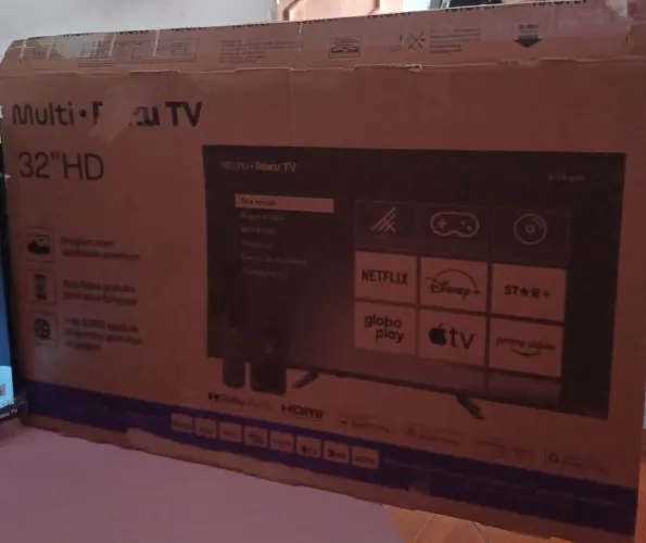 TV 32"HD Roku com defeito pode ser que sirva pra retirada de peças.