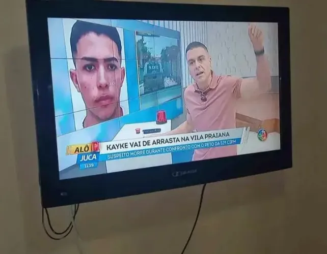 Vendo uma tv toda boa