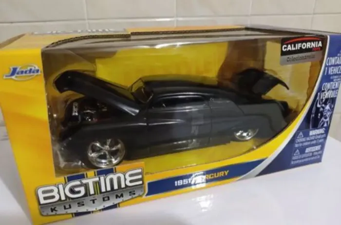 Miniatura Ford Mercury 1951 Bigtime Kustoms 1:24 - Novo na Caixa
