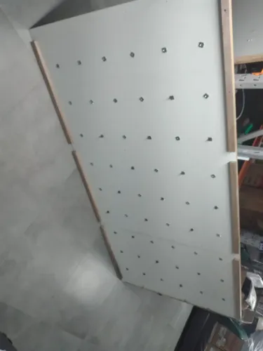Parede de Escalada - Dimensão 2,20 X 1,25 m. ?STANDARTE? ***Montada sob encomenda.