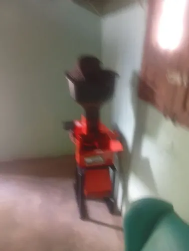 Forrageira Tramontina motor de três CV muito nova com todos inpletos