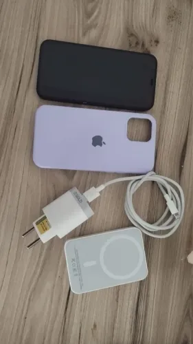 Vende-se iPhone 12 de 128gb