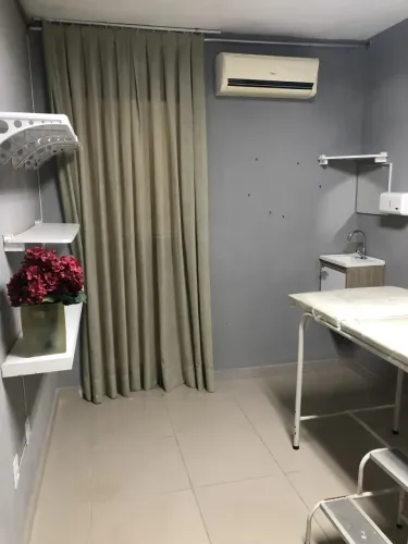 Sala pronta em Tirol para sua atividade profissional.