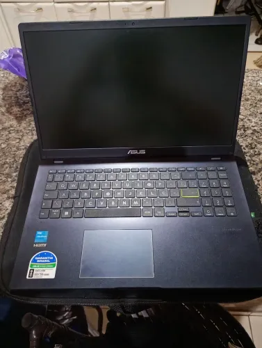 Estou vendendo esse notebook da marca Asus em perfeito estado de conservação.