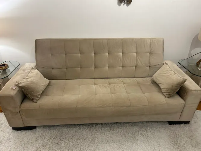 Sofá cama perfeito estado. C:2,10me L: 73cm. Valor:1000,00Reais.Falar pelo chat