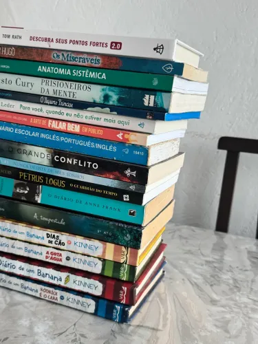 Livros usados em ótimo estado!