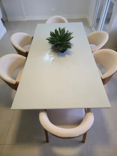 Mesa de jantar retangular com 6 cadeiras