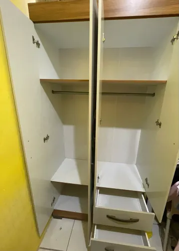 Guarda roupa solteiro 4 portas 